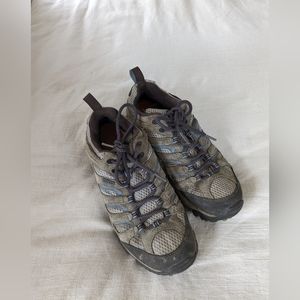 Merrel hiking shoe